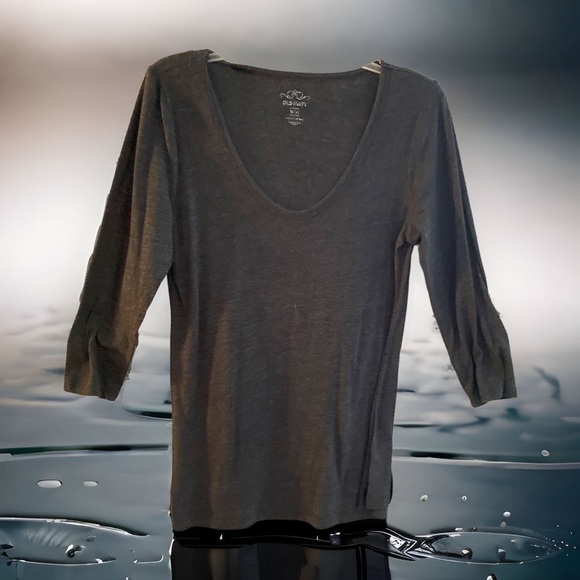 Old Navy 3/4 Sleeve Tee - Picture 2 of 4